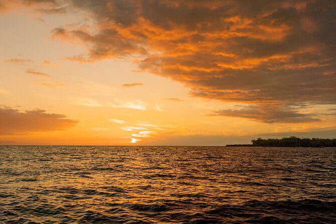 2.5 Hour Super-Raft Sunset Cruise - Dinner Included: Your Choice of Kalua Pork, Ahi Poke, or Vegan Curry