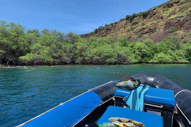 5-Hour Kona Private Boat Charter - Captain Cook coastline: older lava flows and caves