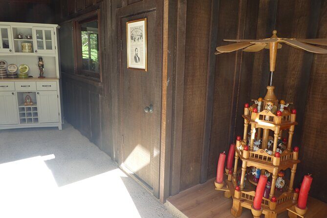 Baumkuchen Farm Tour - Small group size and pacing: up to 15 people keeps it personal