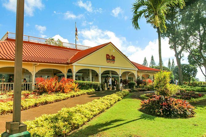 Best Of Oahu: Private Tour with Movie and Boat Tour USS Arizona Memorial - Stop 1: Pearl Harbor National Memorial and the Valor in the Pacific exhibits