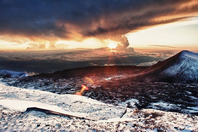 Big Island Adventure Bundle: 5 Epic Audio Driving Tours - Green sand, volcanic parks, lava tree molds, and Mauna Kea nights