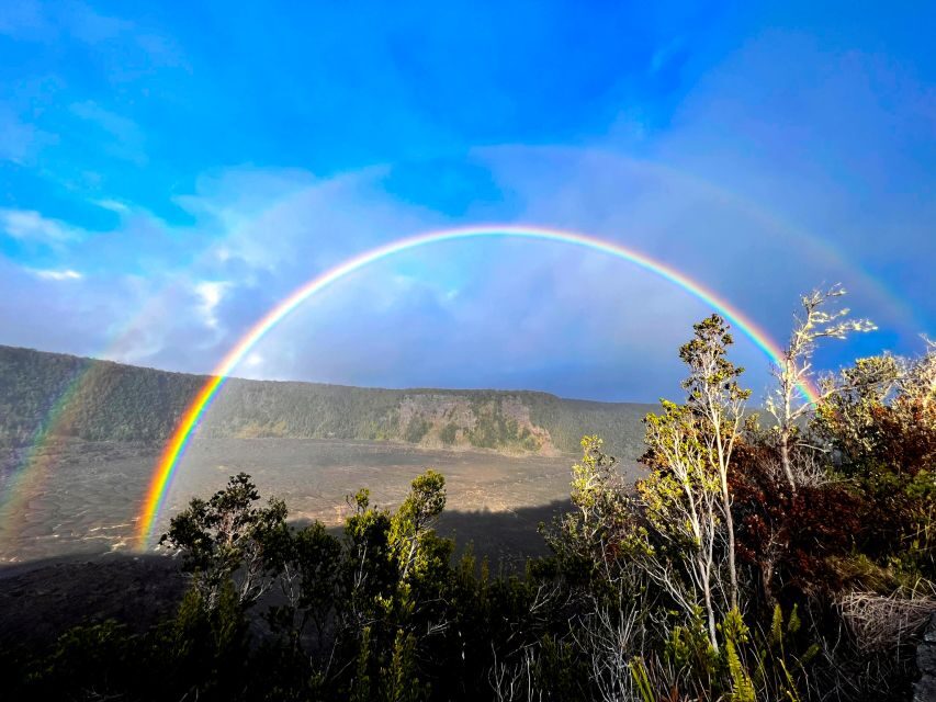 Big Island: Coffee, Black Sand, Volcano and Waterfall Tour - The last snack stop and the return ride
