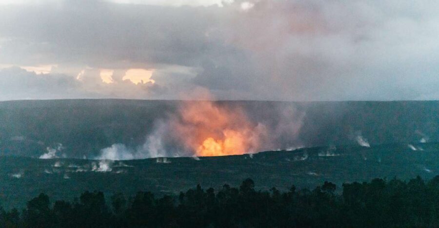 Big Island: Evening Volcano Explorer from Hilo - Volcano House views: the caldera picture you can’t rush