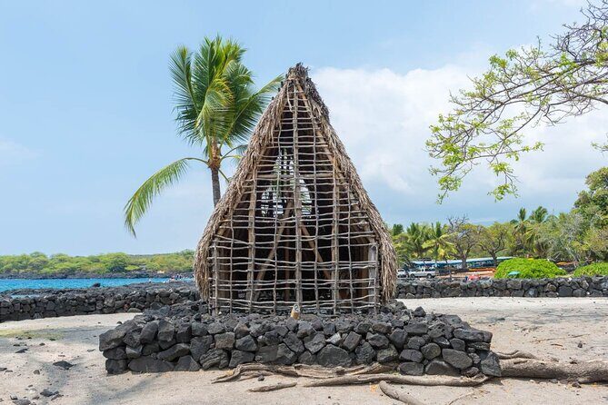 Big Island Hawaii Self-Guided Driving Tour - Black pebbles, lava caves, and the Volcanoes finale