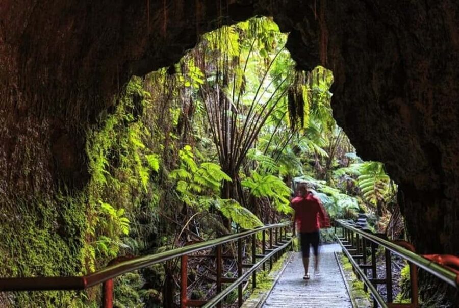 Big Island Hawaii Volcano Day tour from Oahu and Hotel PU - Hawaii Volcanoes National Park: guided time where Kīlauea takes over