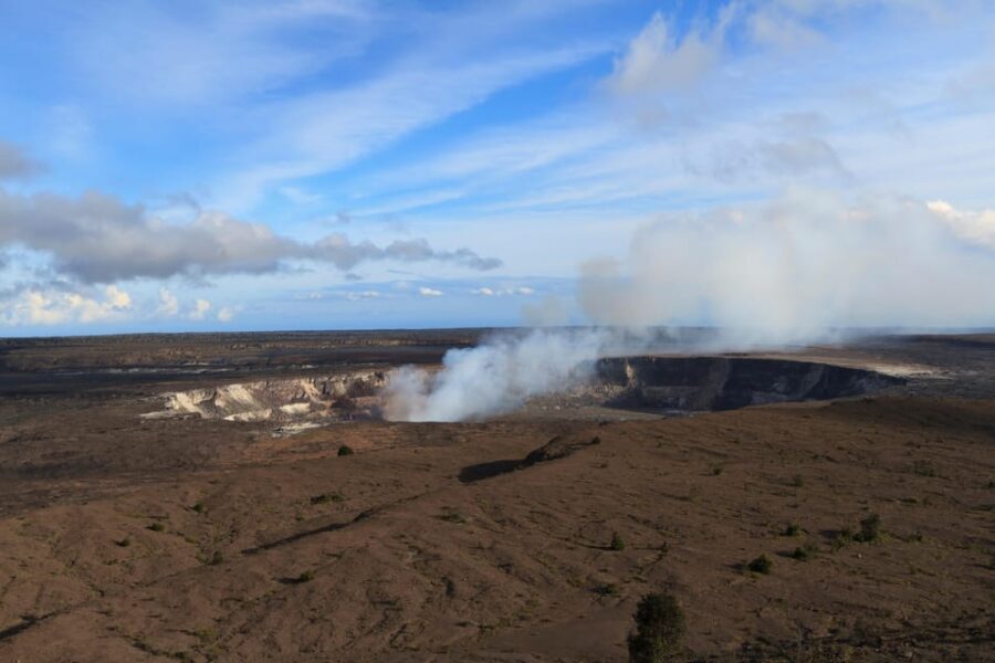 Big Island: Hawaii Volcanoes National Park and Hilo Tour - Liliuokalani Gardens and Rainbow Falls: the final photo run