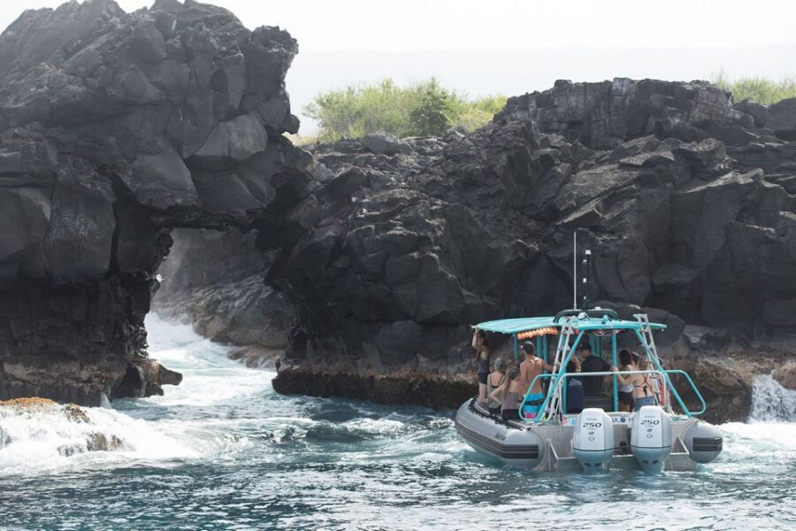Big Island: Kona Half-Day Boat Tour with Snorkeling & Lunch - Puʻuhonua O Honaunau snorkeling: coral, sea life, and turtle odds