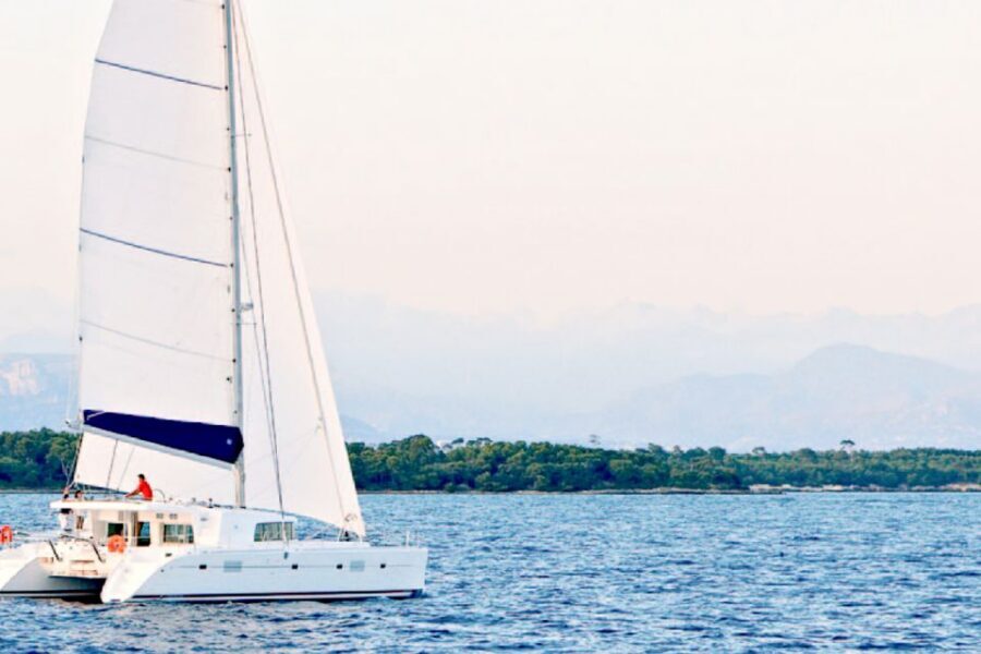 Big Island: Luxury Catamaran Trip along the Kona Coast - Key things to know before you go