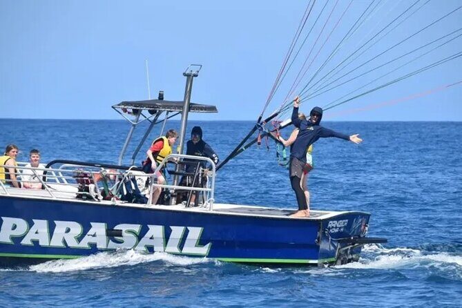 Big Island Parasailing Experience - The “shared adventure” reality: why groups spend time on the boat