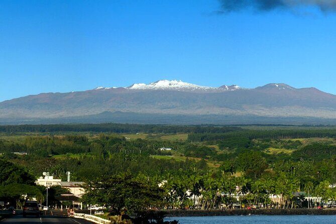 Big Island Scenic Tour: Volcano HiloTown Waterfalls Beach & Lunch - Hilo lunch break: refuel like a local, not like a food court