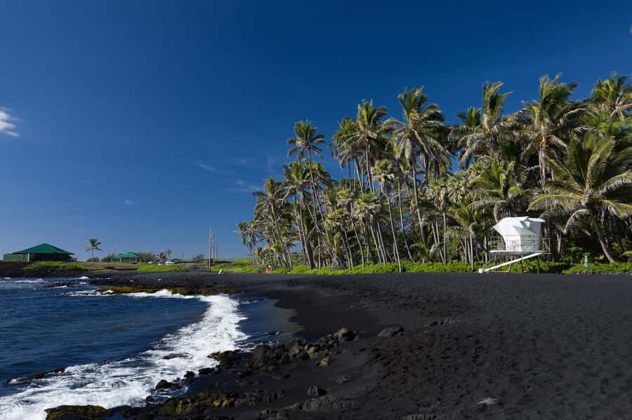 Big Island: Volcano, Black Sand Beach, Waterfall, with Lunch - Rainbow Falls First: a gentle start from downtown Hilo