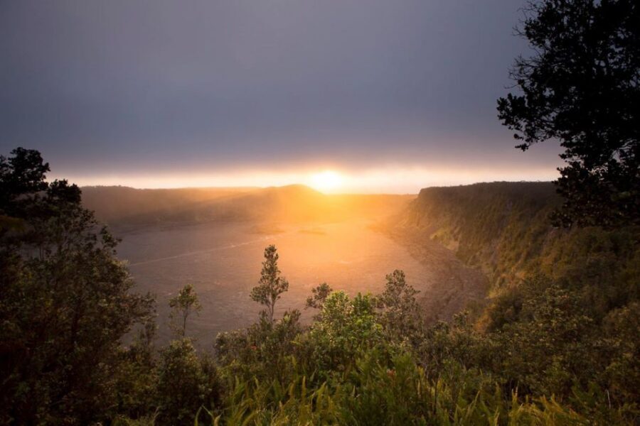 Big Island: Volcano, Chocolate & Waterfall Adventure - Lunch and Breaks: Feeding the Group Without Slowing It Down