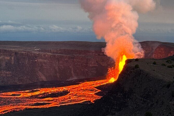 Big Island Waterfalls, Blacksand Beaches, Lava Tubes & Volcanoes - Key Things That Make This Day Trip Work