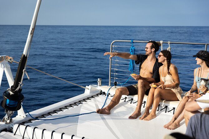 Deluxe Sail & Snorkel to the Captain Cook Monument - Captain Cook Monument Stop: The Reef Right by a World-Famous Site