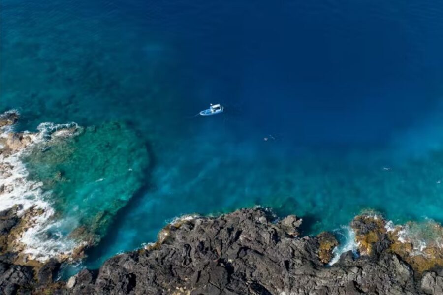 Dolphin Watch Snorkel and BBQ in Kona, Big Island - Boat comfort and motion sickness: the stuff that makes or breaks it