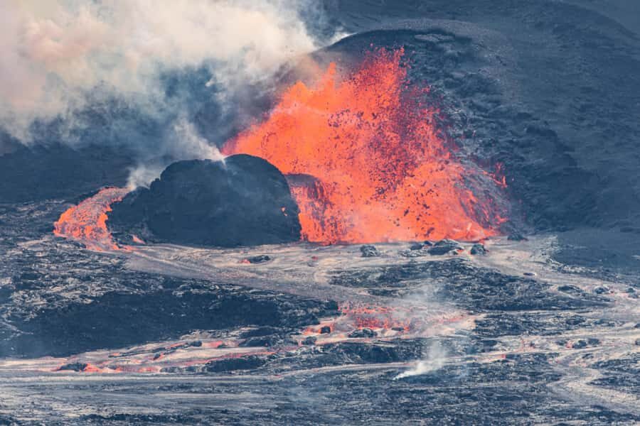 From Kailua-Kona: All-Inclusive Volcanoes National Park Tour - Thurston Lava Tube: a quick stop with big scale