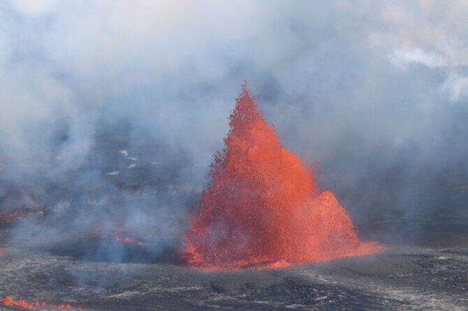 Hawaii Volcanoes, Waterfalls, Beaches & Hilo Highlights Day Tour - Rainbow Falls: mist, rainbows, and a very climbable banyan