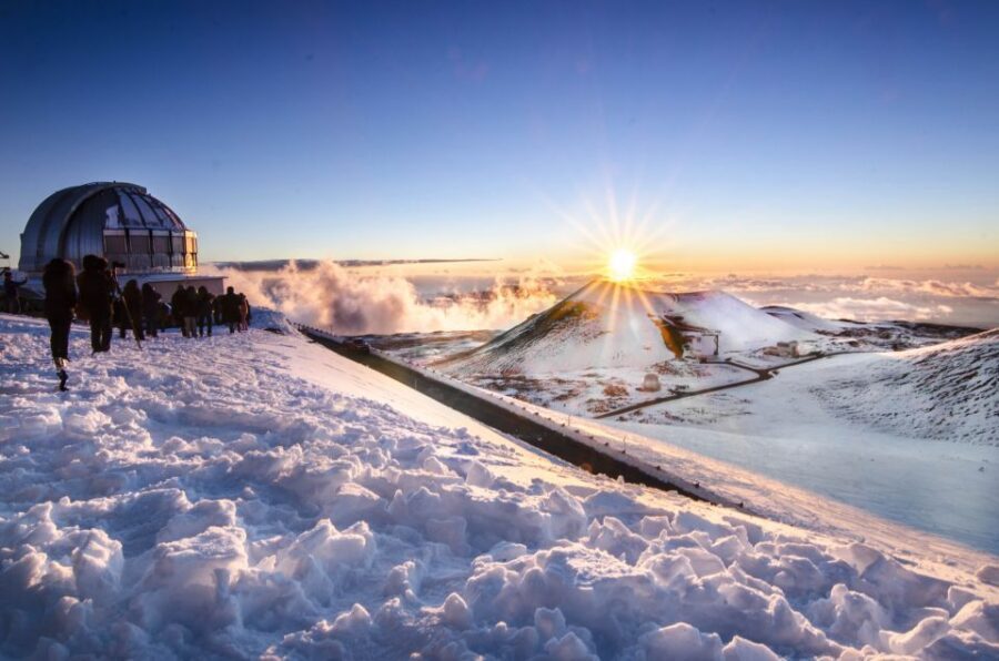 Hawaii’s GOAT Experience: Mauna Kea Summit, Sunset & Stars - Stop at the summit: parkas, gloves, and a sunset above the clouds