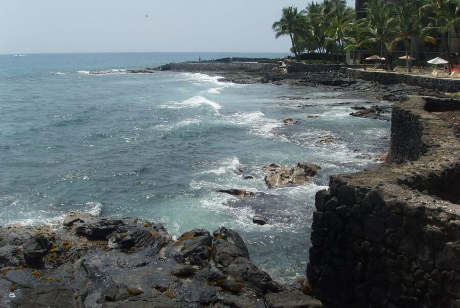Kailua-Kona: Haunted History Ghost Walking Tour - Hulihe‘e Palace and Kona Inn Shopping Village: sacred artifacts and strange sports legend lore