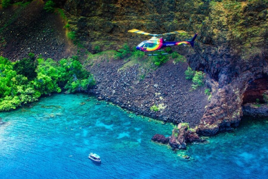Kailua-Kona: Hualalai Volcano Doors On/Off Helicopter Tour - Pu‘uhonua o Hōnaunau (Place of Refuge): a respectful moment from above