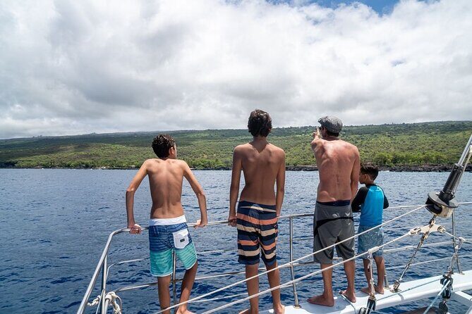 Kealakekua Bay (Captain Cook Monument) Snorkel and Sail Adventure - The sail out from Kona: dolphins, manta rays, and seasonal whales