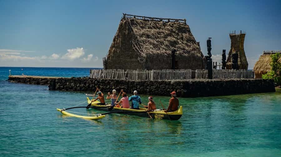 Kealakekua Bay: Outrigger Canoe Ride with Cultural Insights - Traditional Outrigger Lessons: Waʻa, W’a’a, and Paddling in Unison