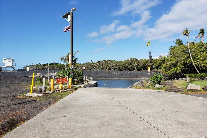 Kilauea Eruption Tour - Stop 2: Leilani Estates lava lot and what you’ll notice on the ground