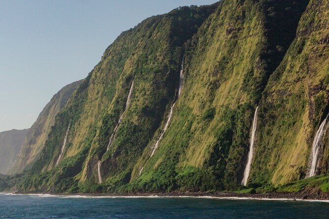 Kohala Waterfalls & Valleys Helicopter Tour - Stop 5: Valley of the Kings and the 2,000-Foot Cliff Drama