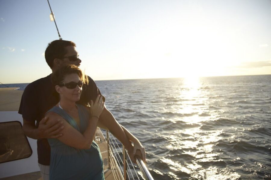 Kona: Catamaran Sunset Sail with Cocktails and Snacks - Price and value: what you’re really paying for at $109