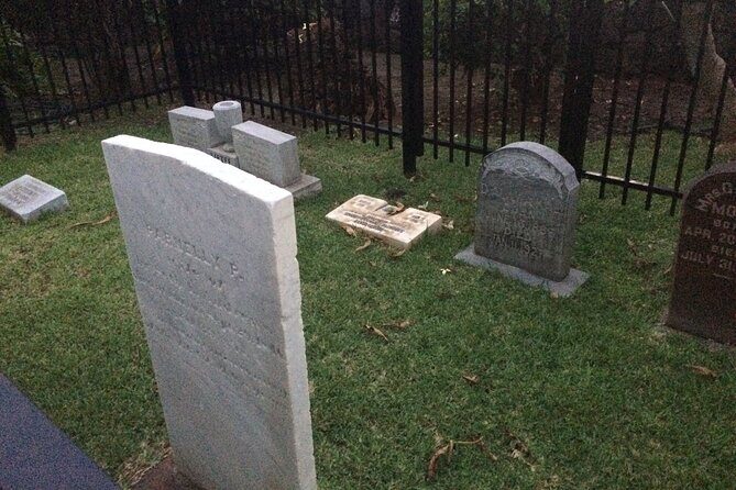 Kona Haunted Hele Ghost Tour - Stop 3: Mokuaikaua Church and the lava-rock church puzzle