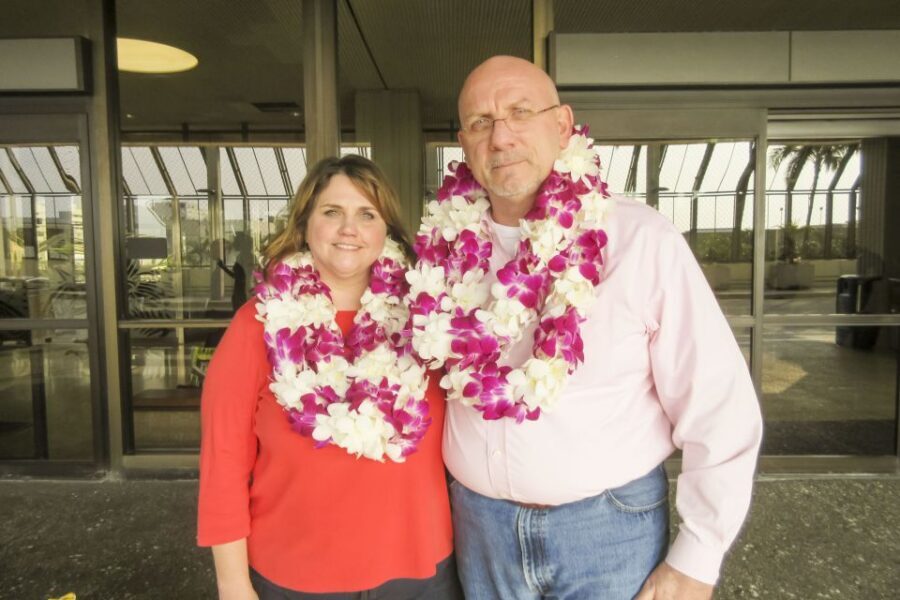 Kona Honeymoon Airport Lei Greeting - The Lei Greeting Moment: What Actually Happens After You Land