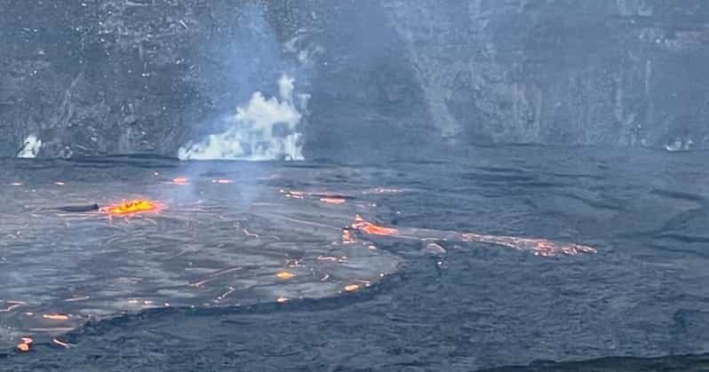 Kona: Kilauea Summit to Shore - The Volcano Van and guide Scott: how the guide changes your day