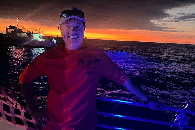 Manta Ray Night Snorkel in Kona - The Lights, the Rules, and Seeing Mantas Close Up