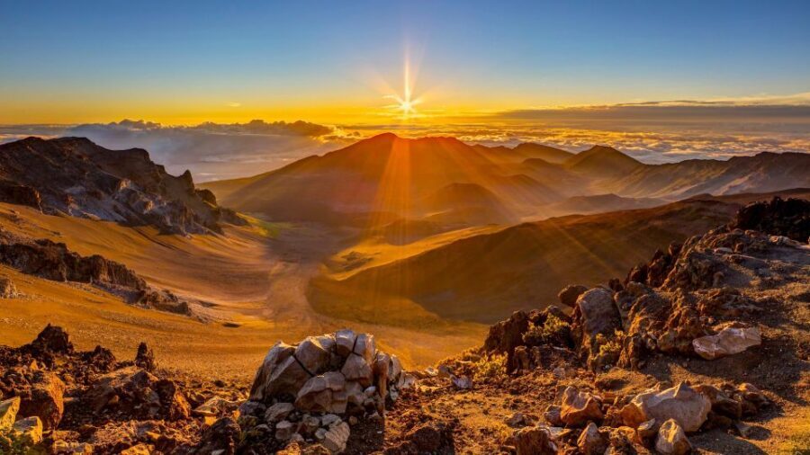 Maui: Haleakala Sunset and Stargazing Tour with Dinner - Haleakalā Summit at 10,023 Feet: Why the Sunset Hits Hard