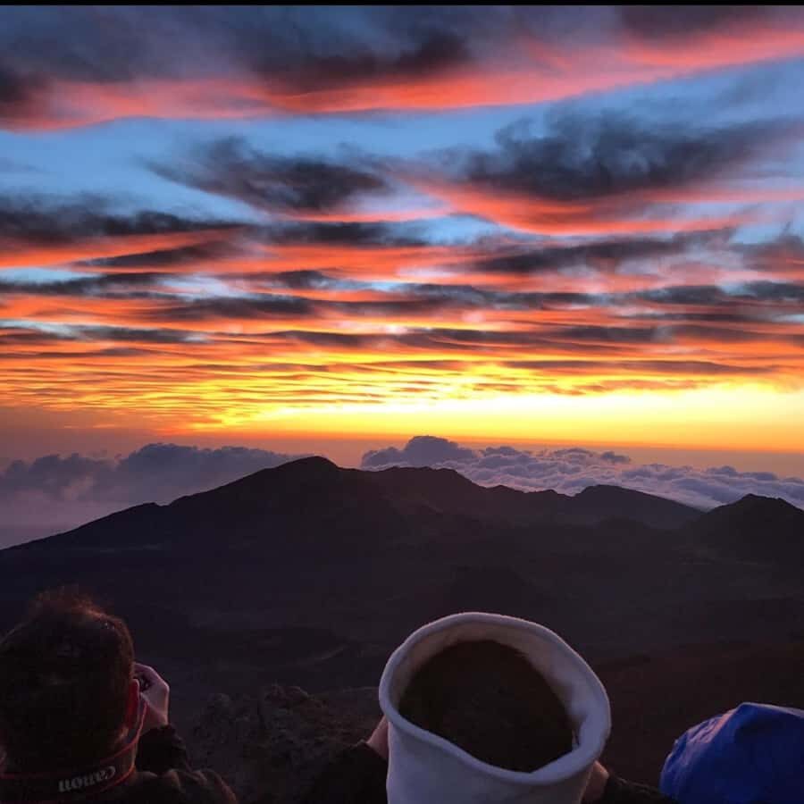 Maui: Haleakala Sunset Tour with Snacks and Photos - Why Haleakala sunset works best on a guided small-group ride