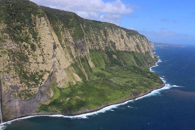 Private Kona Coast Helicopter Tour: All Window Seats - Southbound route: Honokohau Bay to Kona Town, Keauhou, and Captain Cook