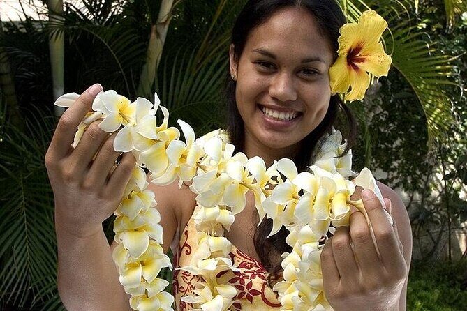 Traditional Airport Lei Greeting on Kona Hawai'i - What’s included, what isn’t, and where the value really comes from