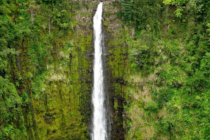 Ultimate Circle Island Explorer From Kona Or Kohala Resorts - Waipio Valley Lookout: Valley of Kings at Cliff Height
