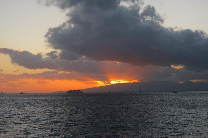 Waikoloa Signature Catamaran Sunset Sail - Drinks, Snacks, and Comfort: What You Actually Get On Board